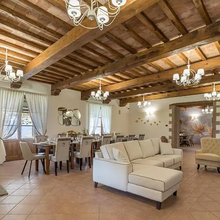 Tenuta Montiepoli 12&3, Emma Vila Valfabbrica