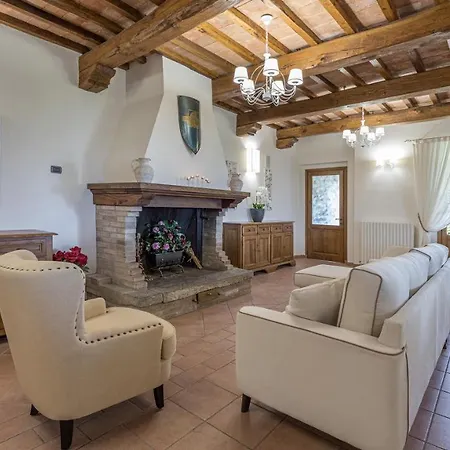 Tenuta Montiepoli 12&3, Emma ヴィラ *