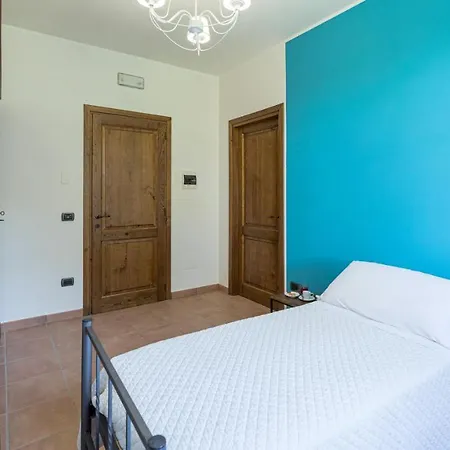 Tenuta Montiepoli 12&3, Emma Vila Valfabbrica